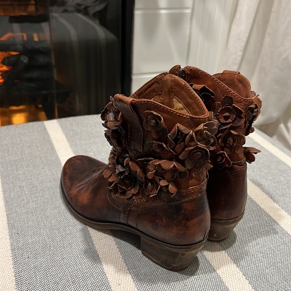 ♥️ANTHROPOLOGIE ♥️SHERIDAN l MIA ♥️Flowers Leather Ankle Boots Size 9 - Picture 12 of 16